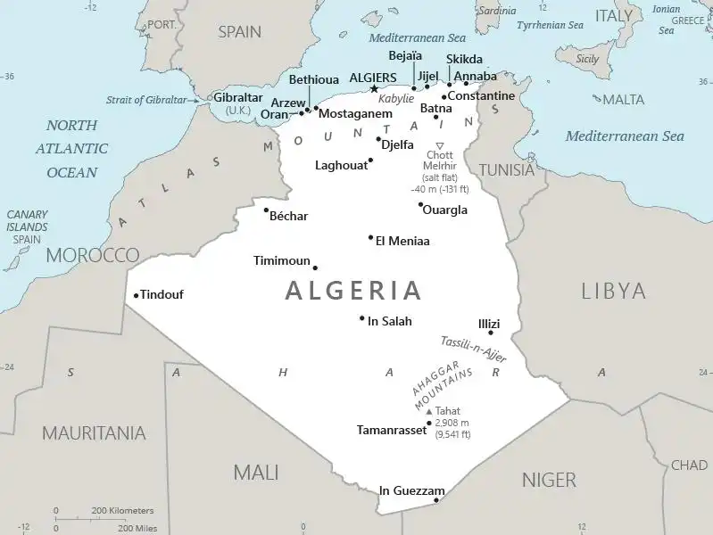Algeria Map graphic showing major cities and names of neighboring countries
